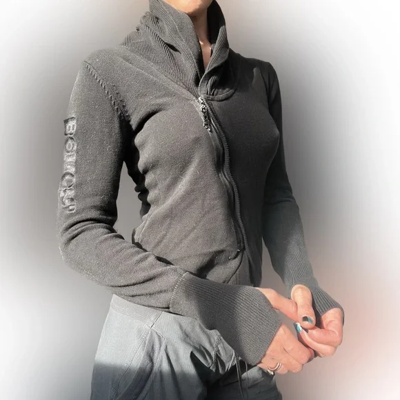 Bench Sweater - Picture 1 of 5